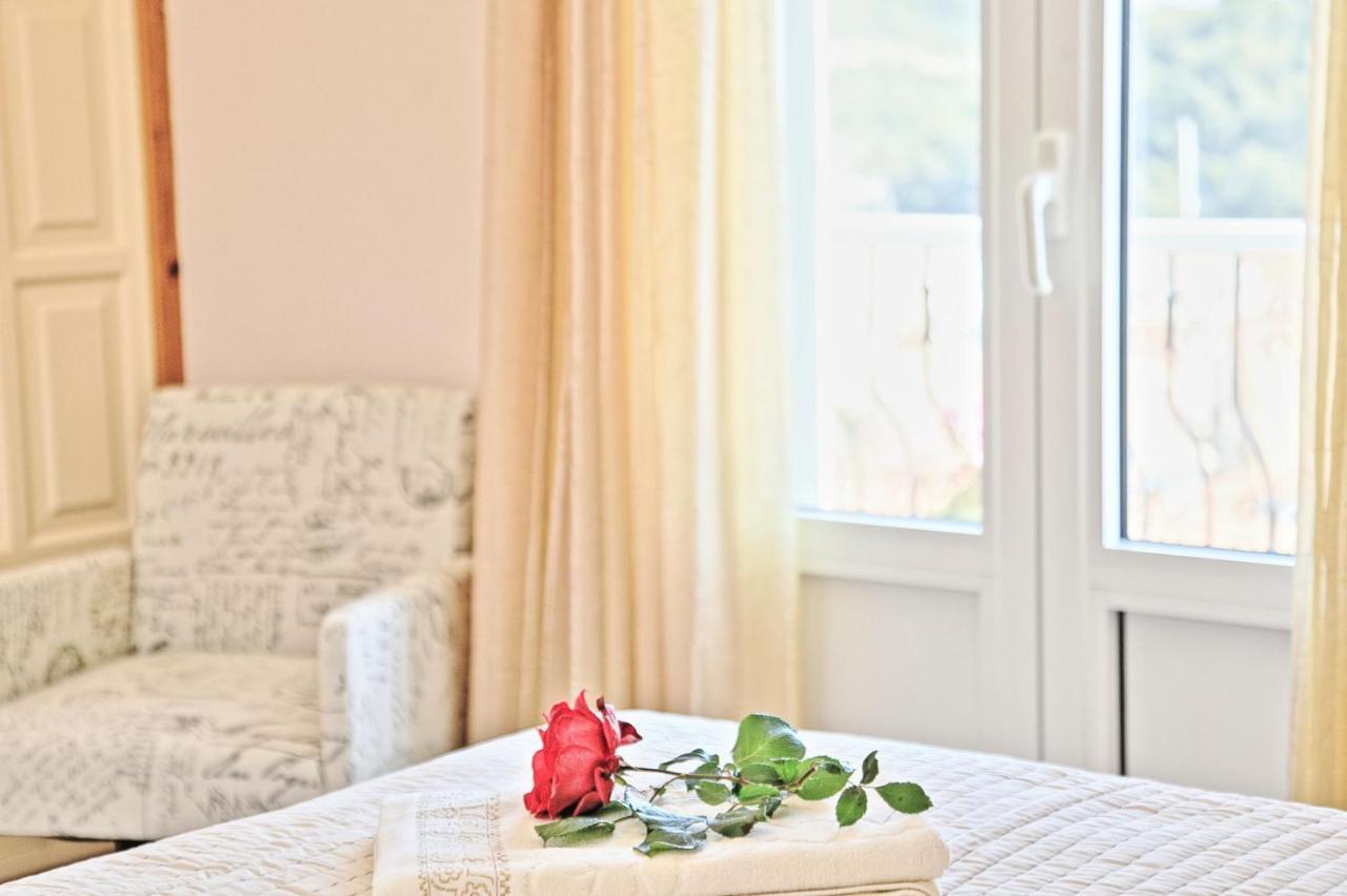 Ferienwohnung Avgi Ena Gaios Exterior foto